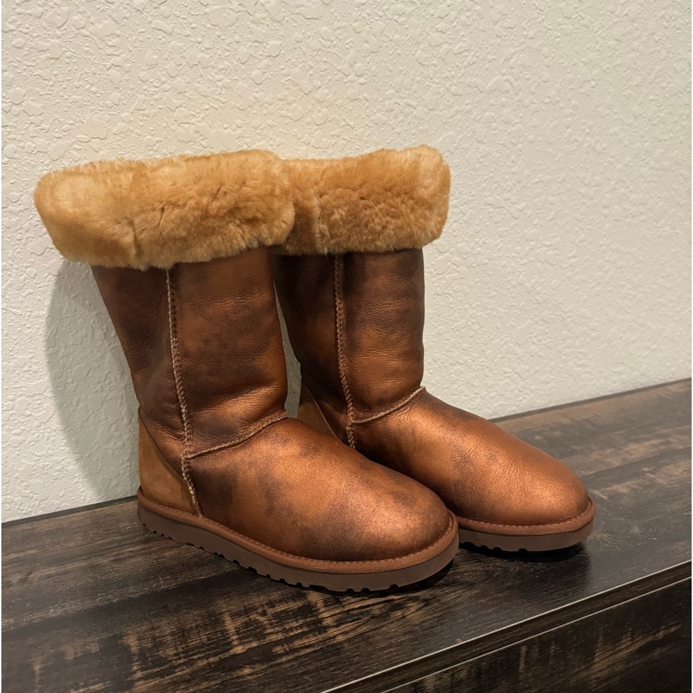 COPPER UGGS NEW WITHOUT BOX SIZE 8